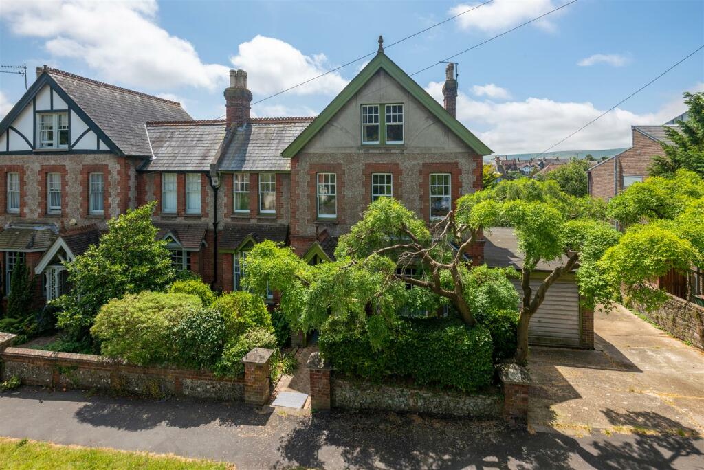 6 bedroom semidetached house for sale in Prince Edwards Road, Lewes, BN7