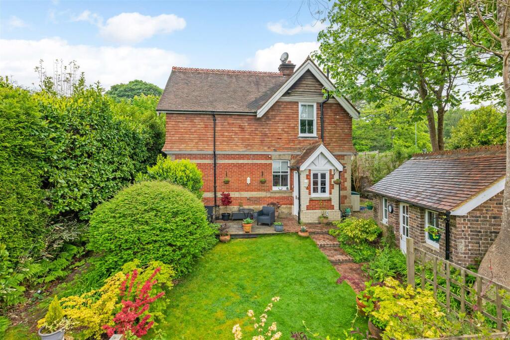 3 bedroom detached house for sale in Lewes Road, Forest Row RH18