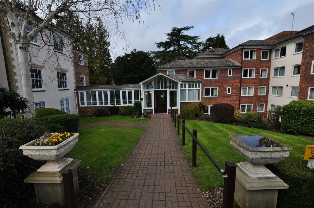 1 bedroom retirement property for sale in Court, Malvern, WR14