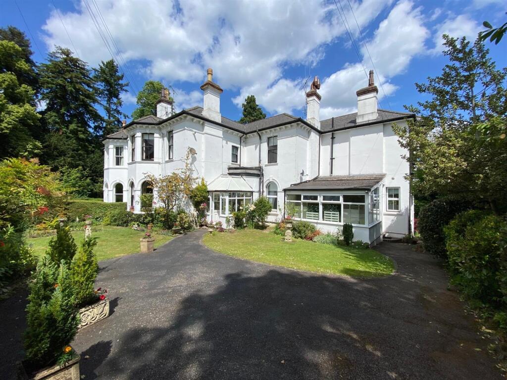 Main image of property: 32 St. James Road, Malvern