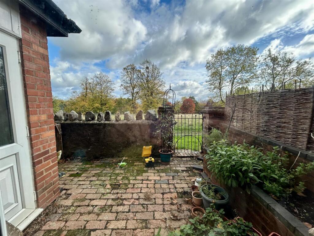 Main image of property: The Lees, Malvern