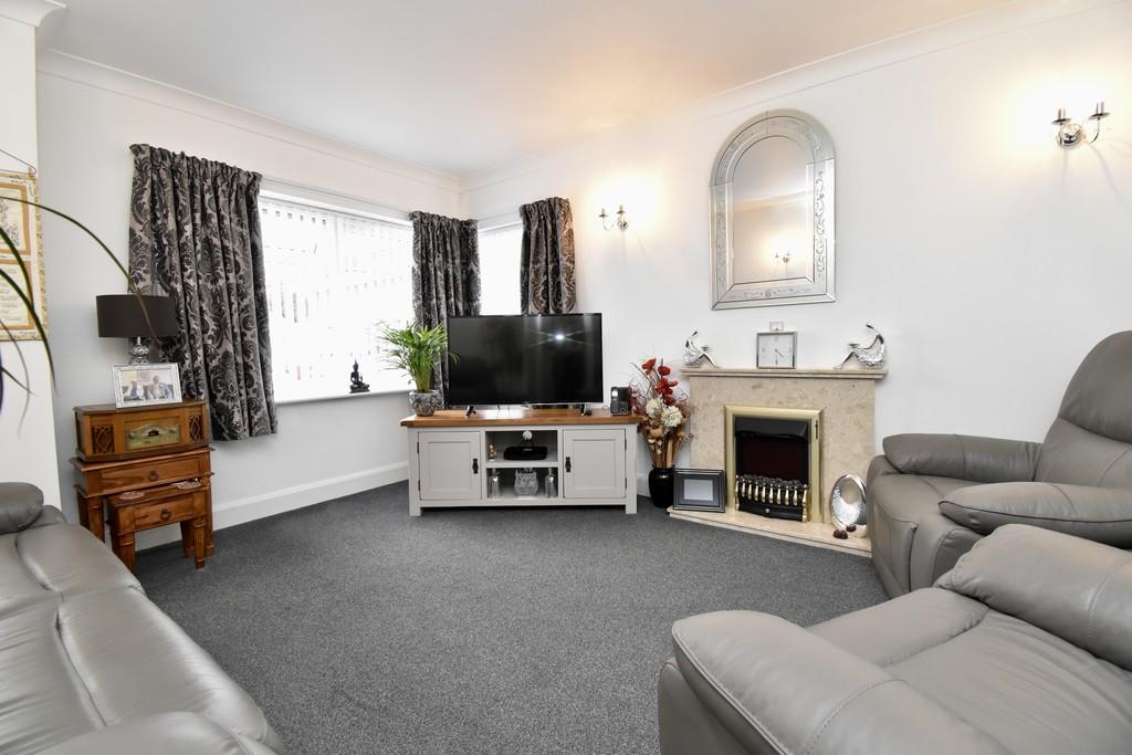 2 bedroom detached bungalow for sale in Manor Road, North Hykeham