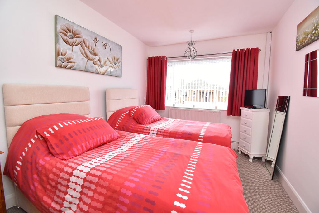 2 bedroom detached bungalow for sale in Manor Road, North Hykeham