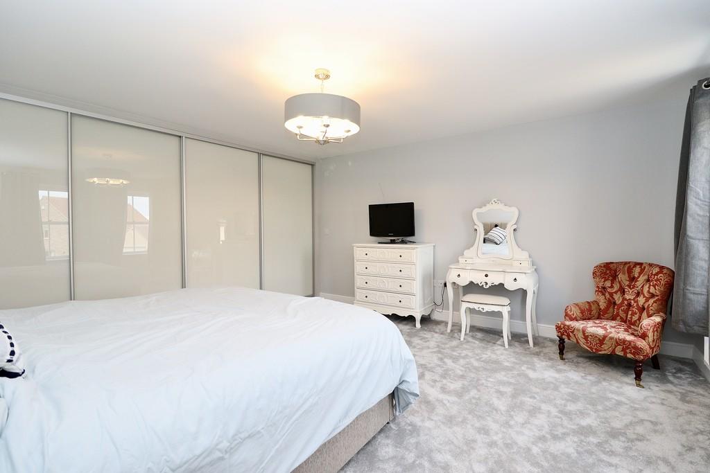 5 bedroom detached house for sale in The Fields, Washingborough