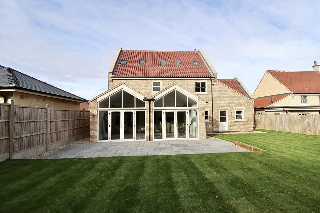 5 bedroom detached house for sale in The Fields, Washingborough