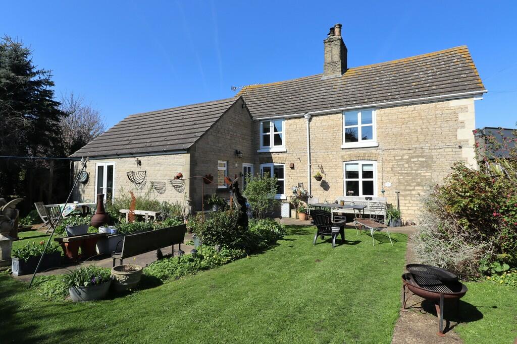 4 bedroom detached house for sale in Five Mile Lane, Washingborough