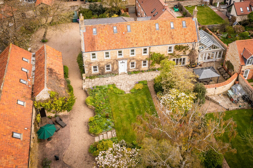 7 bedroom detached house for sale in Waddington House, Maltkiln Lane