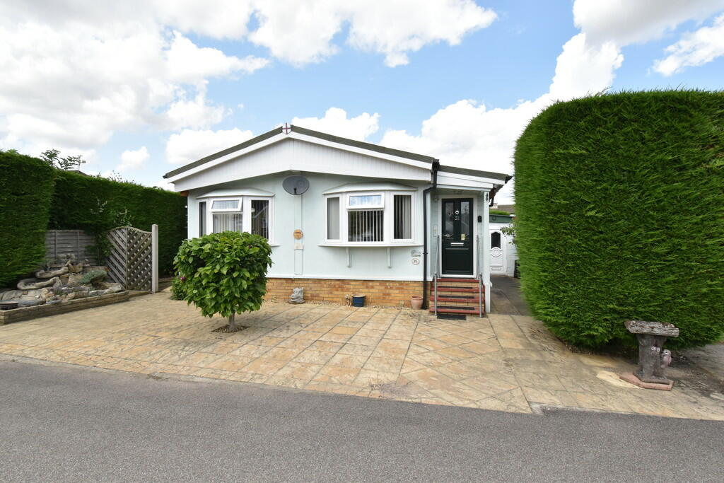 3 bedroom park home for sale in Stonecliff Park, Welton, LN2