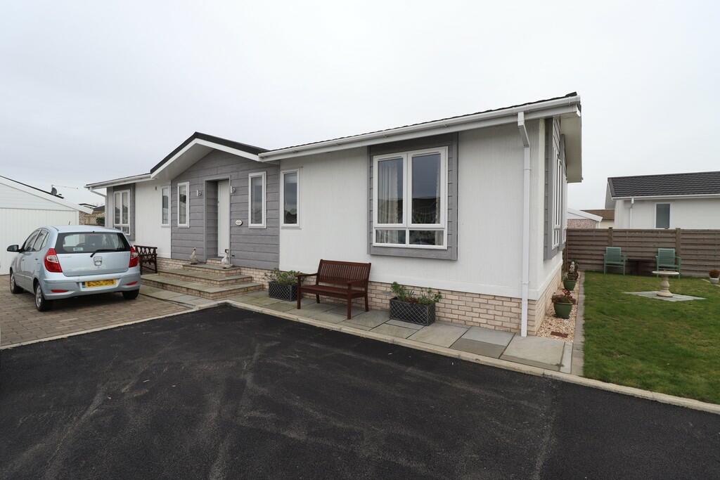 2 bedroom park home for sale in The Oval, Torksey Lock, LN1