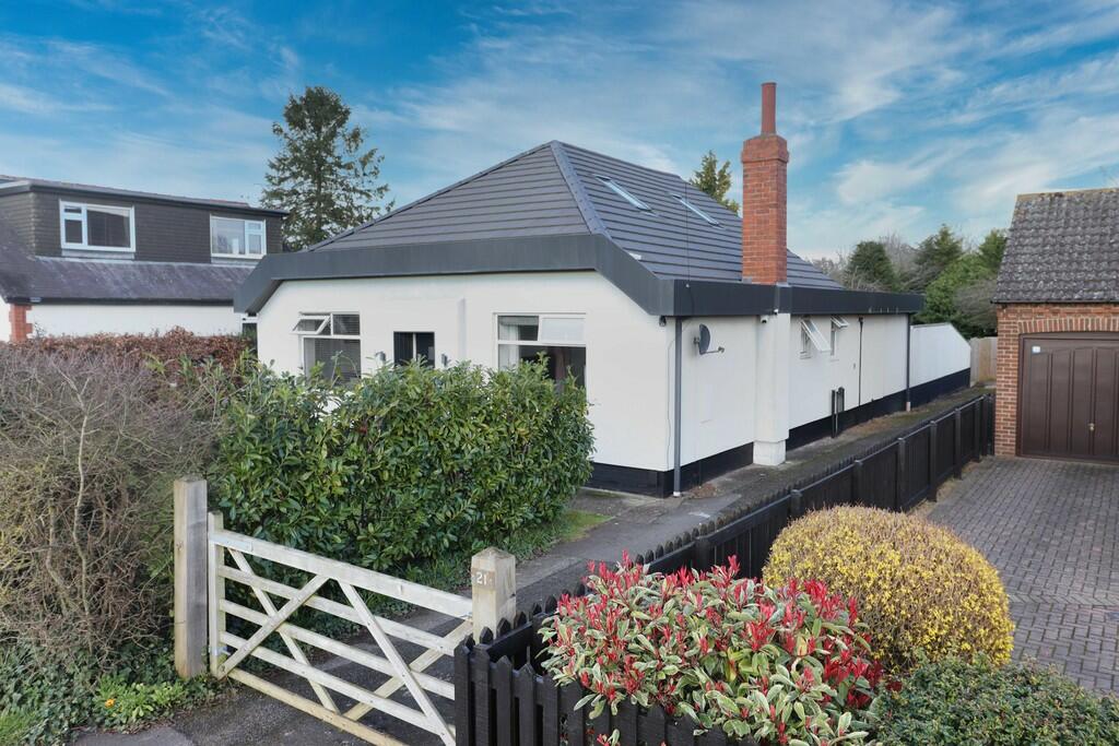 4 bedroom detached bungalow for sale in Lodge Lane, Nettleham, LN2