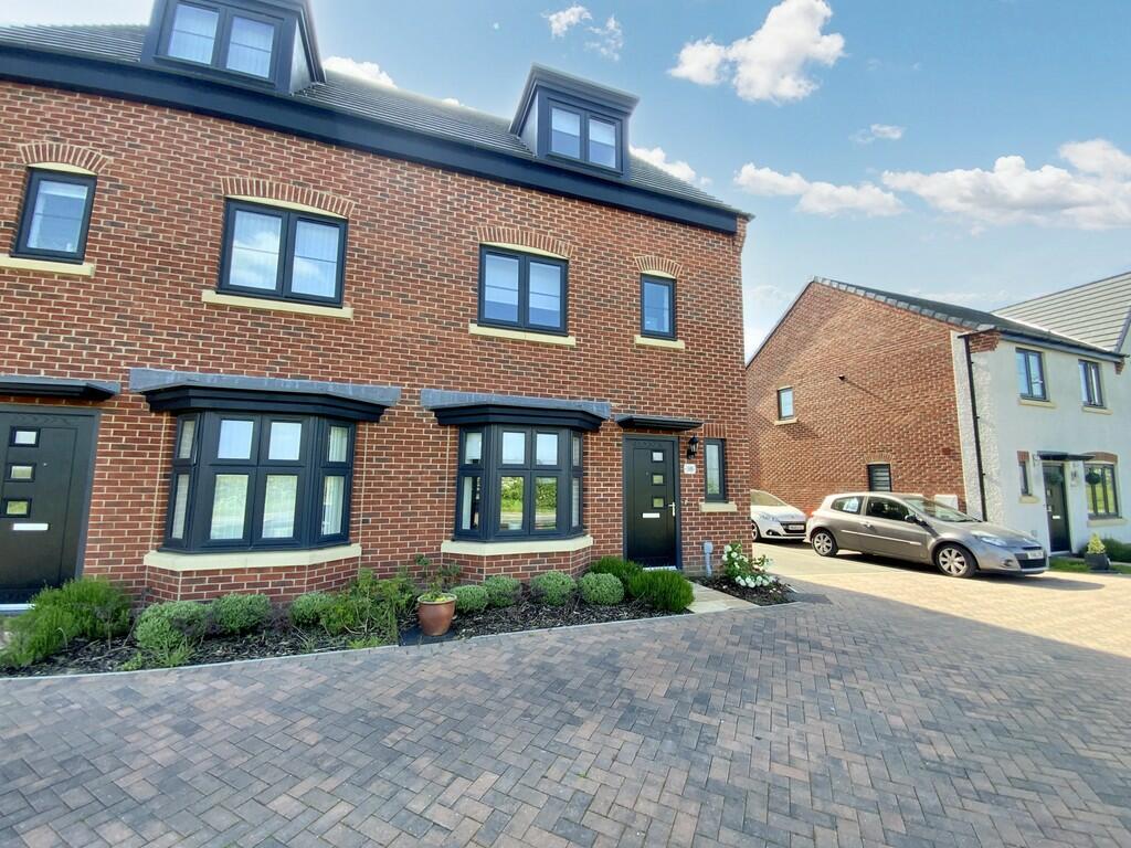 4 bedroom semidetached house for sale in Sturton Road, Saxilby, LN1