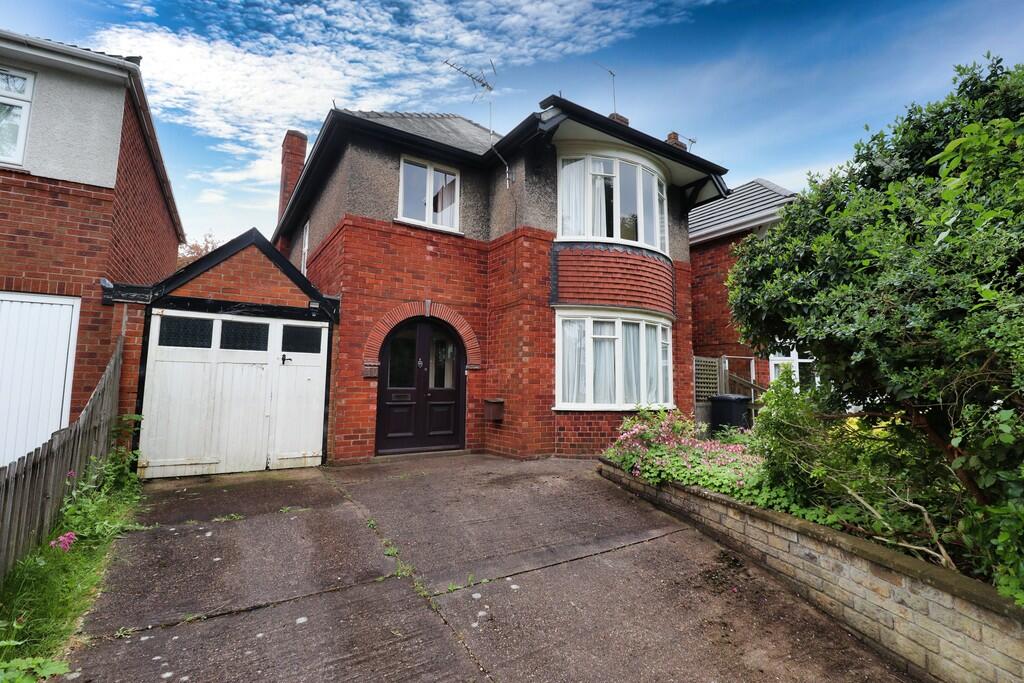 4 bedroom detached house for sale in Yarborough Crescent, Lincoln, LN1