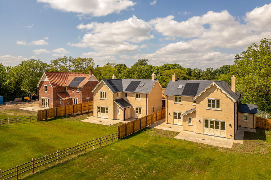 Main image of property: Walnut House, Park View, Hackthorn