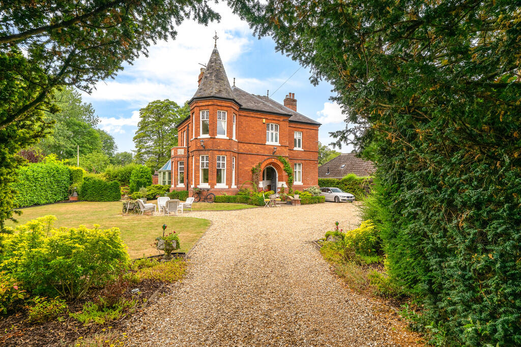 Main image of property: Doddington Road, Lincoln