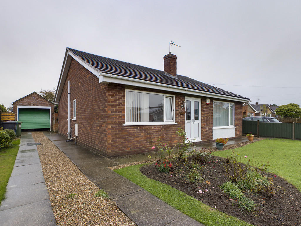 3 bedroom detached bungalow for sale in Highfield Road, Saxilby, LN1