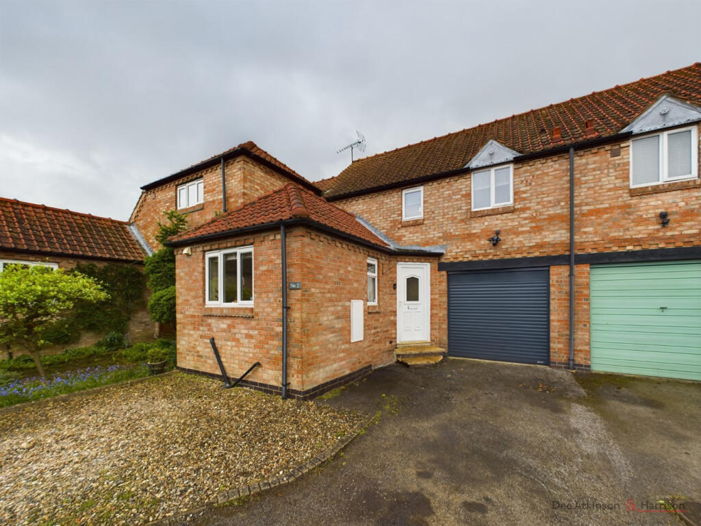 2 bedroom terraced house for sale in Kipling Court, Middleton On The