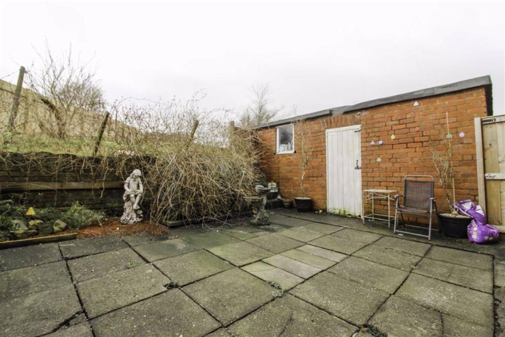 2 bedroom semidetached house for sale in Driffield Road, Langtoft