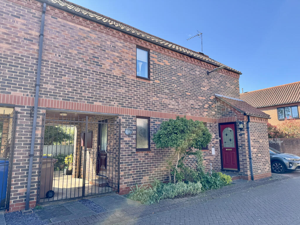 Main image of property: 20 St Martins Court, Beverley, HU17 8JB