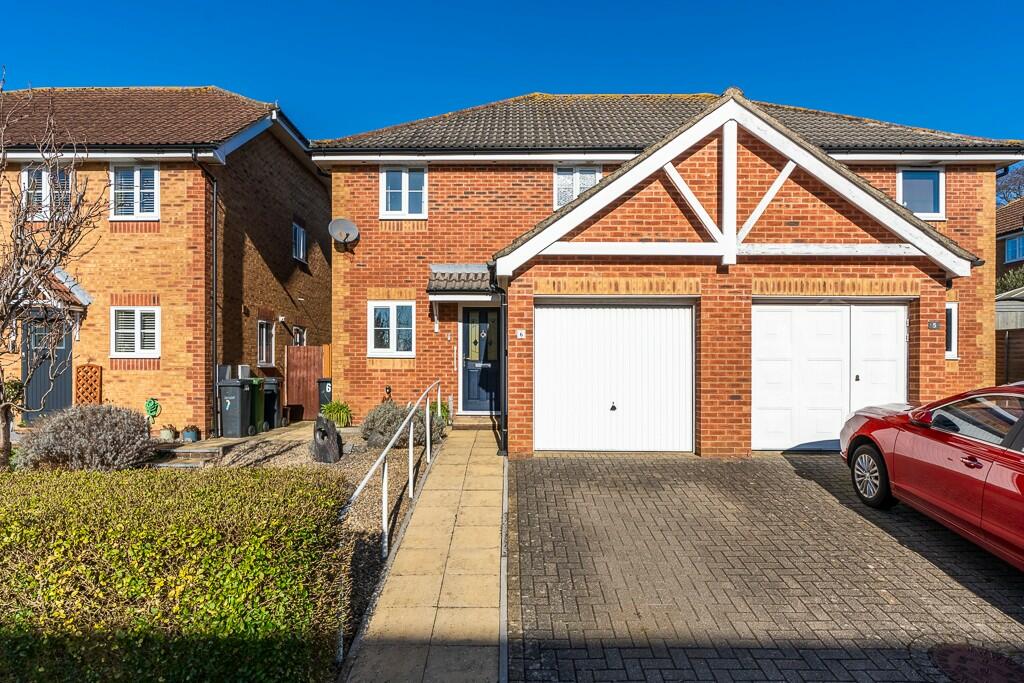 3 bedroom semidetached house for sale in Sunnyfield Rise, Bursledon