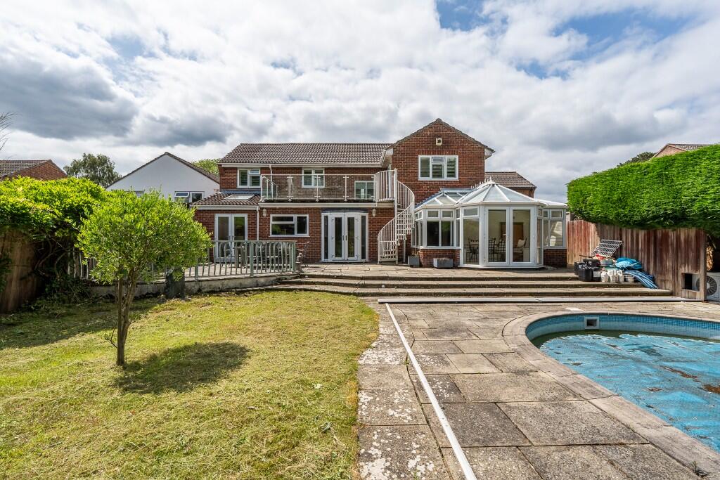 Main image of property: Mariners Close, Hamble, SO31