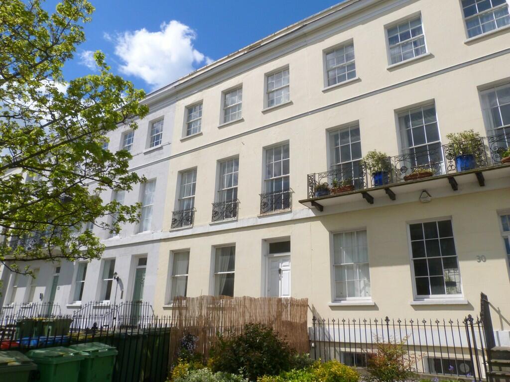 1 bedroom flat for rent in Evesham Road, Cheltenham, GL52