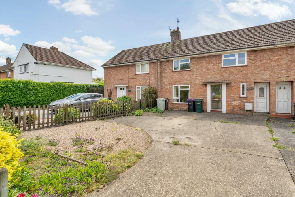 3 bedroom terraced house for sale in Tennyson Gardens, Horncastle, LN9