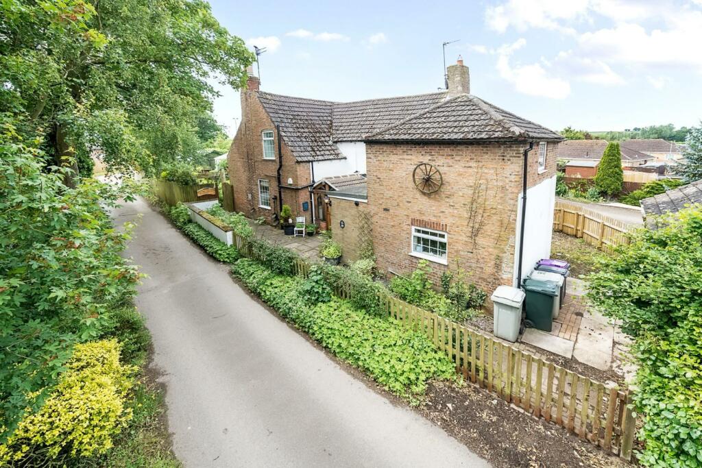 4 bedroom cottage for sale in The Wong, Horncastle, LN9