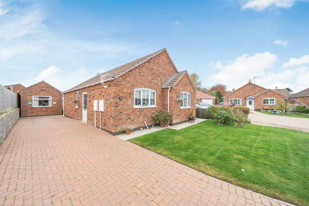 3 bedroom detached bungalow