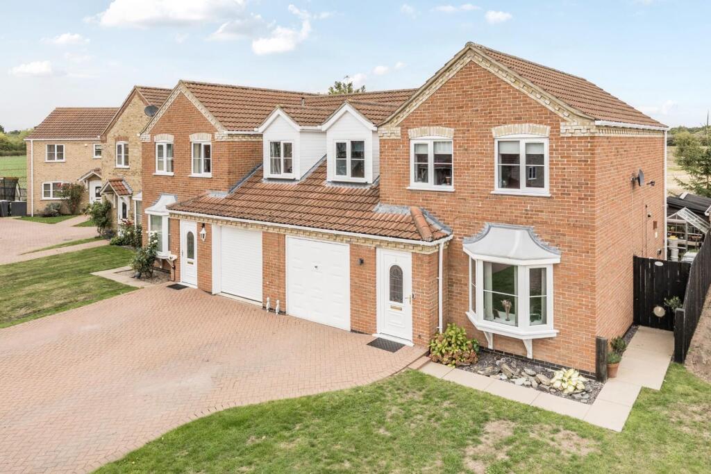 Main image of property: Horseshoe Close, Tattershall, Lincoln