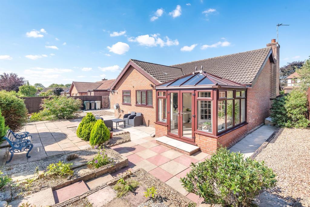 3 bedroom detached bungalow for sale in Tudor Park, Horncastle, Lincs