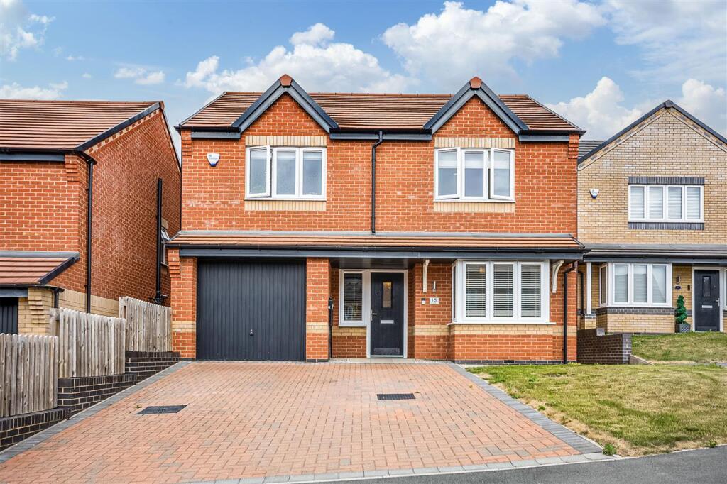 4 bedroom detached house for sale in Alton Drive, Giltbrook, Nottingham ...
