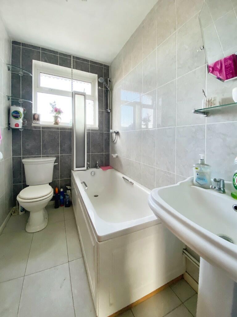 Additional property image - Holcombe Close, Bathampton