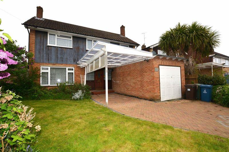 3 bedroom detached house for sale in Albury Drive, Pinner, HA5