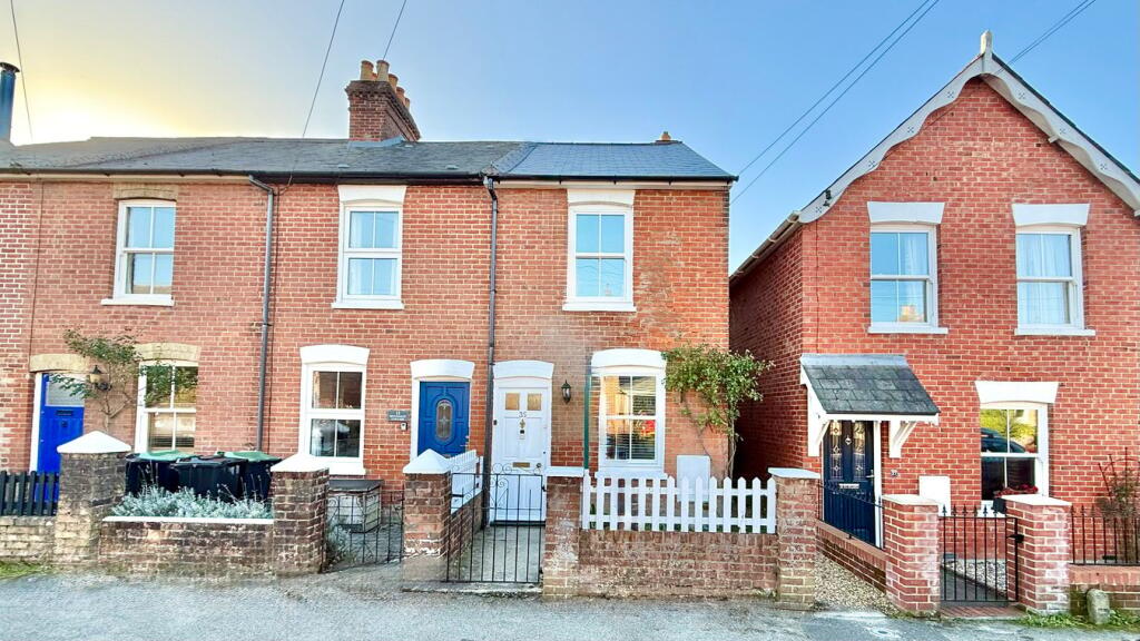 Main image of property: Middle Road, Lymington, SO41