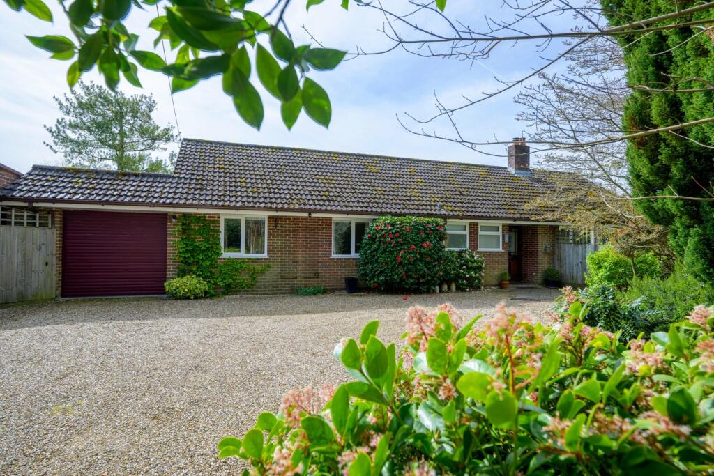 4 bedroom bungalow for sale in Rhinefield Road, Brockenhurst, SO42