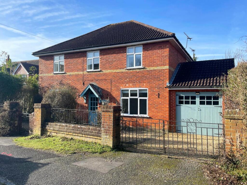 4 bedroom detached house for sale in Eastbank Road, Brockenhurst, SO42