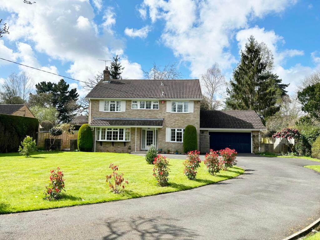 4 bedroom detached house for sale in Rhinefield Road, Brockenhurst, SO42