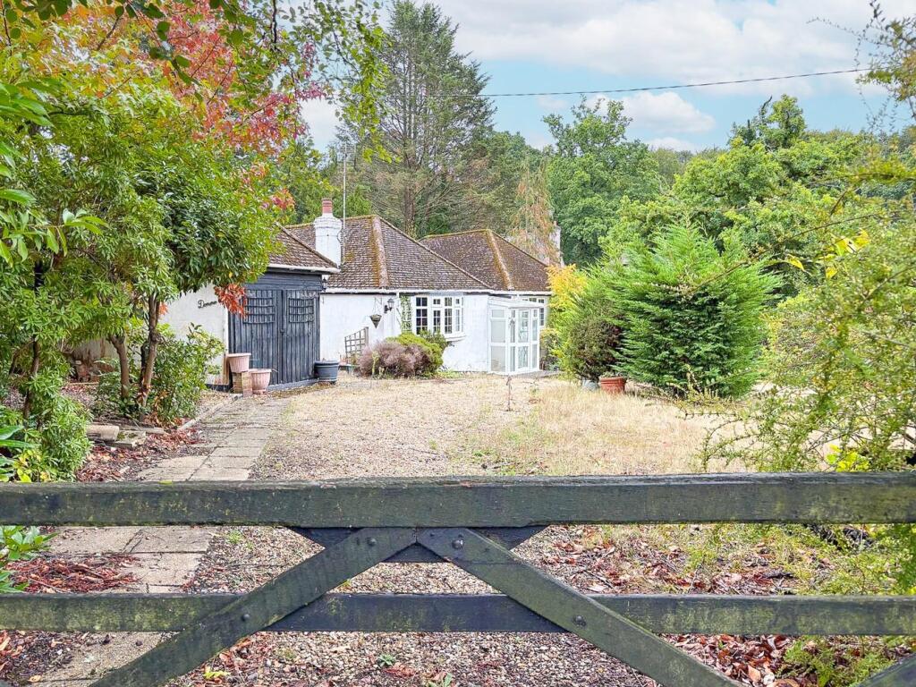 Main image of property: Busketts Way, Ashurst, Southampton, SO40