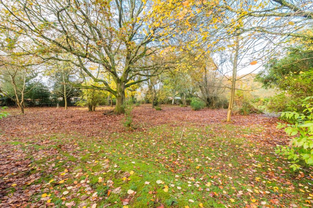 6 bedroom detached house for sale in Bisterne Close, Burley, New Forest, BH24