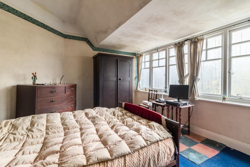 6 bedroom detached house for sale in Bisterne Close, Burley, New Forest