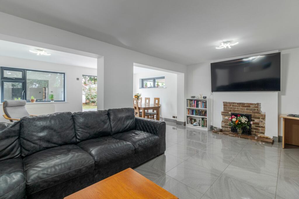 Additional property image - Nuthatch Close, Ferndown, BH22