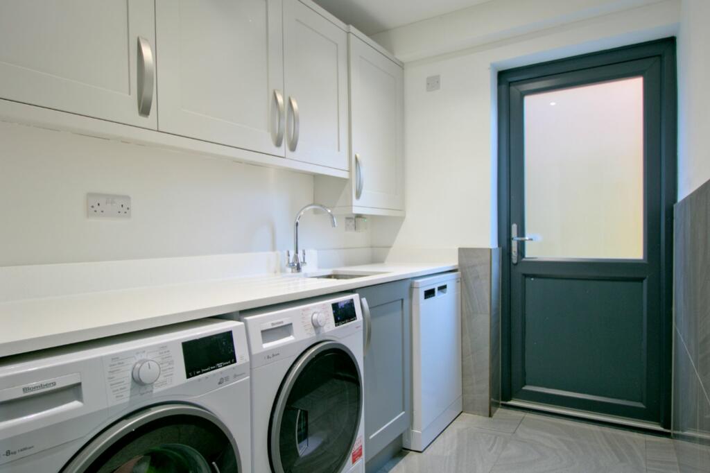 Additional property image - Nuthatch Close, Ferndown, BH22