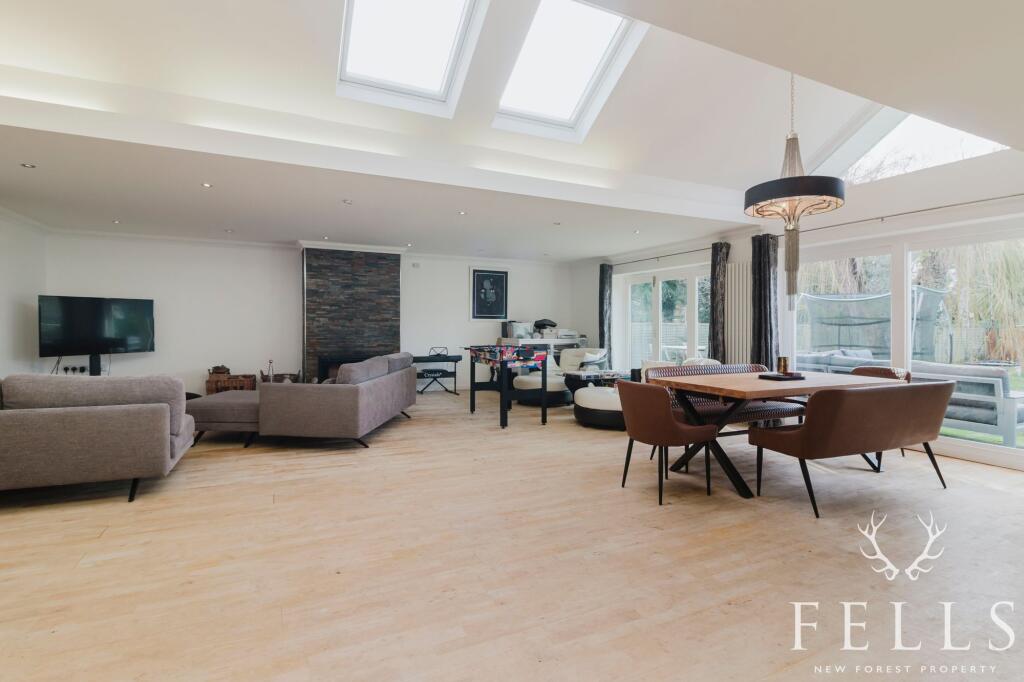 Additional property image - Braeside Road, St. Leonards, BH24