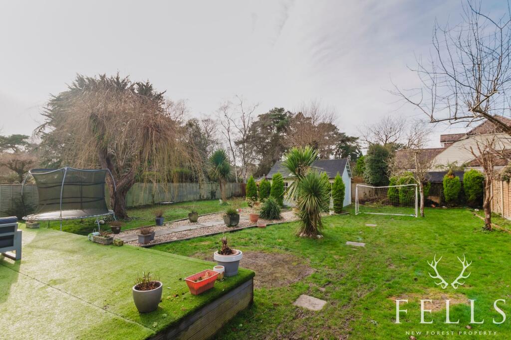 Additional property image - Braeside Road, St. Leonards, BH24