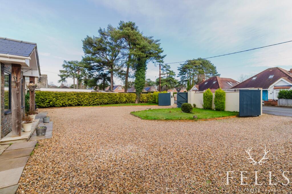 Additional property image - Braeside Road, St. Leonards, BH24