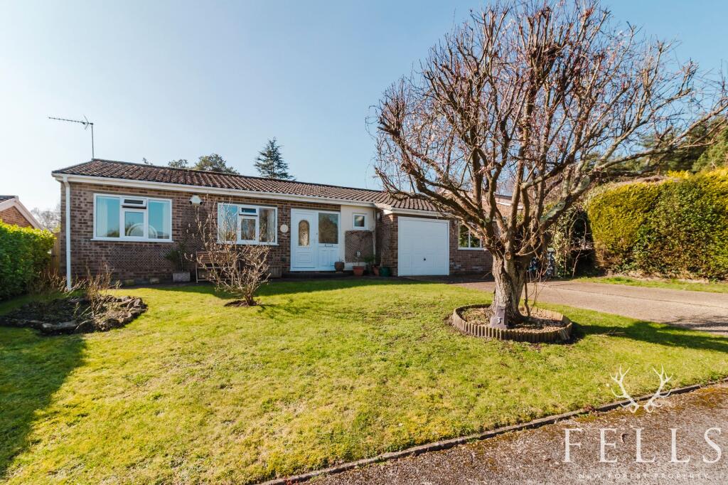 Main image of property: Spinney Close, St. Leonards, BH24