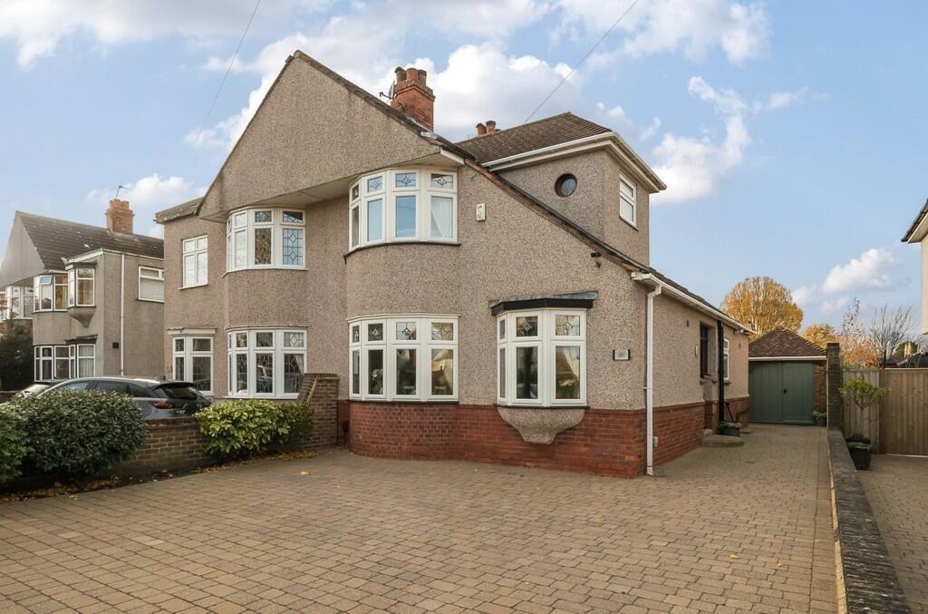 3 bedroom semidetached house for sale in Cavendish Avenue, Sidcup