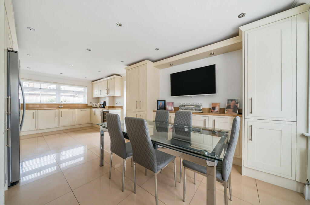 Additional property image - Marrabon Close, Sidcup, DA15 9EF