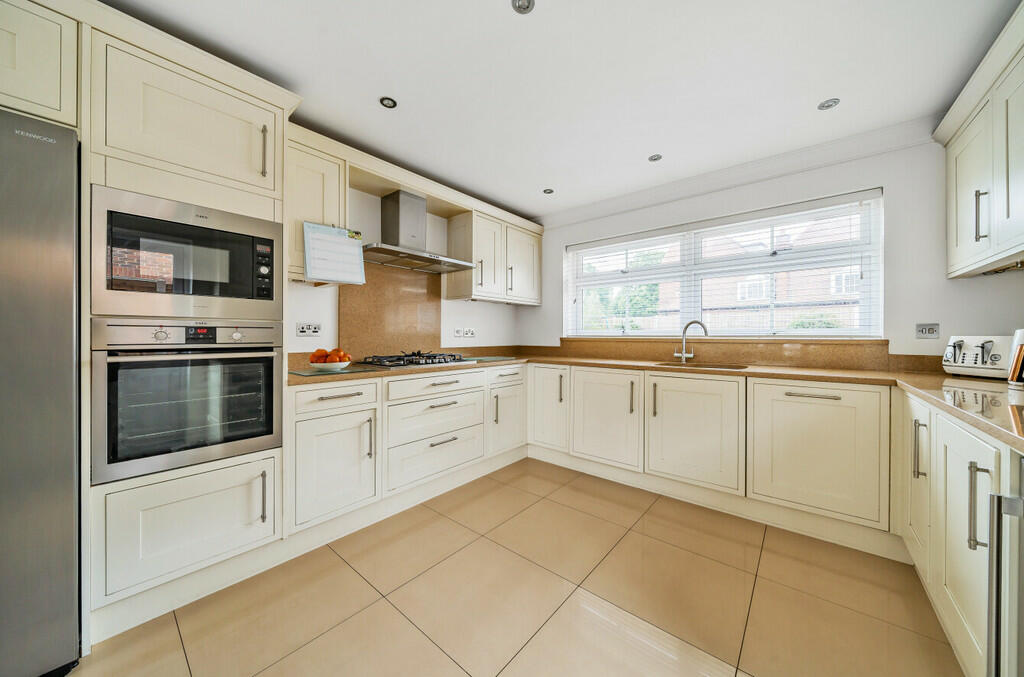 Additional property image - Marrabon Close, Sidcup, DA15 9EF