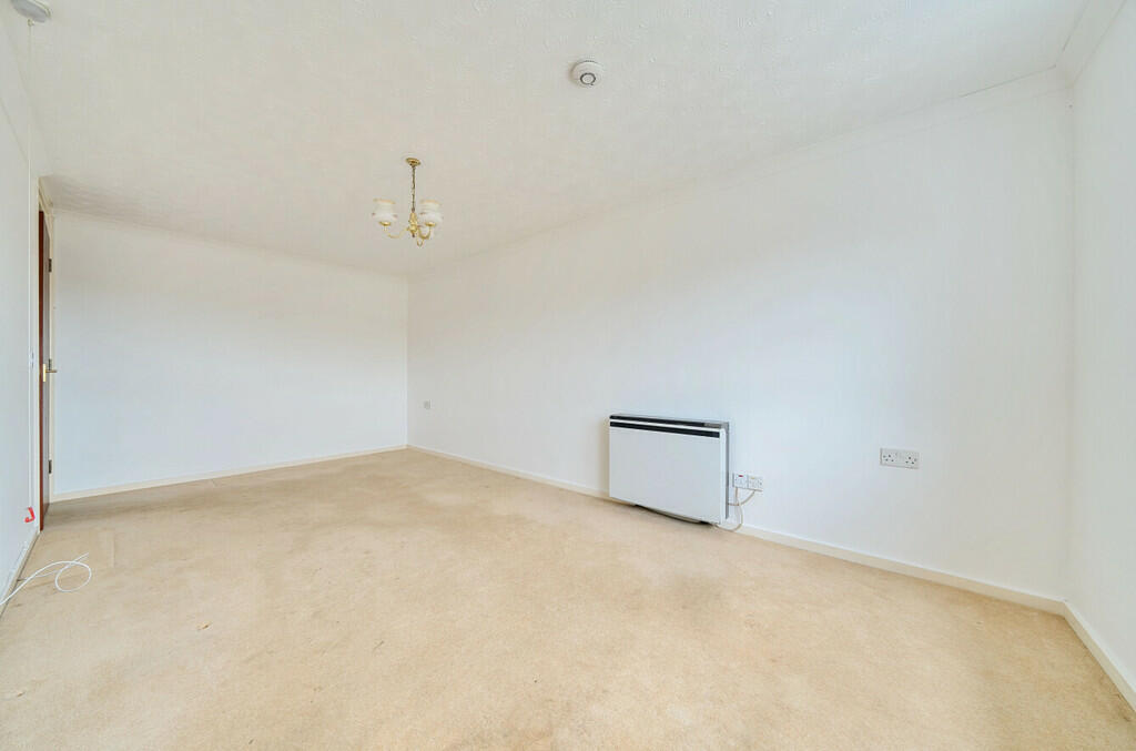 Additional property image - Sidcup Hill, Sidcup, DA14 6HG